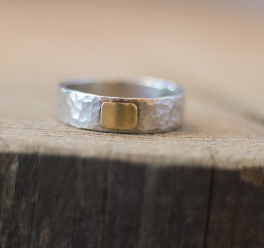 MODERN MEN’S STERLING WEDDING BAND